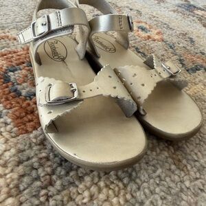 Footmates Girls Ariel Sandals Size 1 Gold